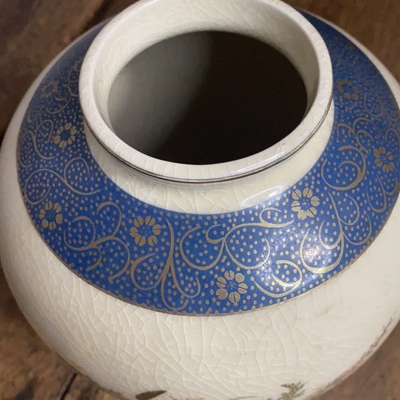 Royal Satsuma Accents Vintage Royal Satsuma Japan 8 Vase Urn